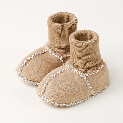 Lined baby winter sock shoes in suede look
